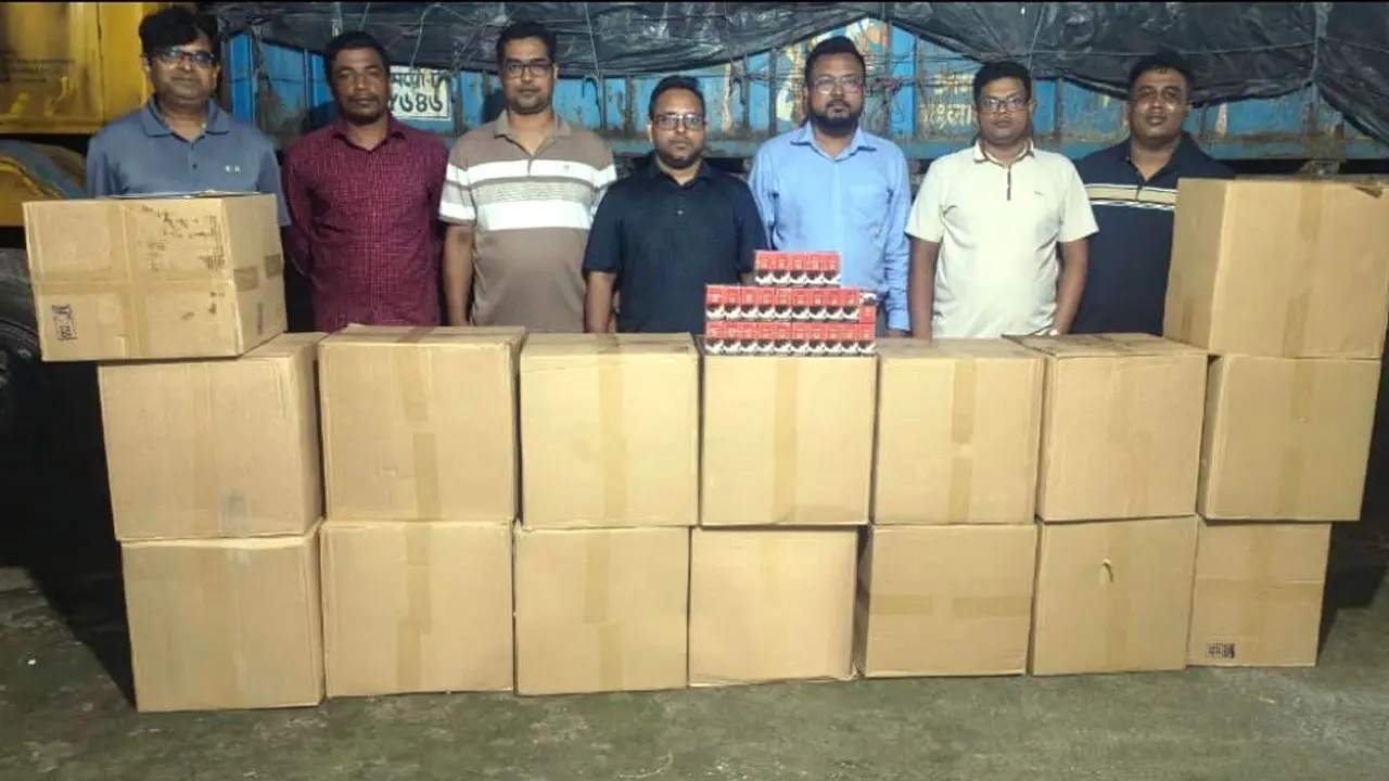 কক্সবাজারে তিন স্থানে অভিযান, নকল ব্যান্ডরোলের ৪ লাখ ৬১ হাজার সিগারেট জব্দ